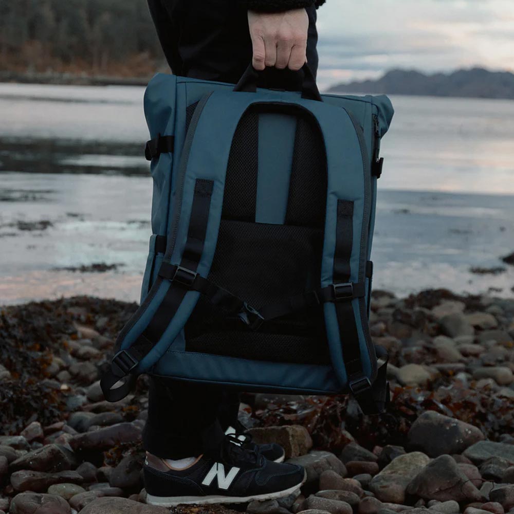 Nomad Luxe Rolltop 2.0 – Dark Blue