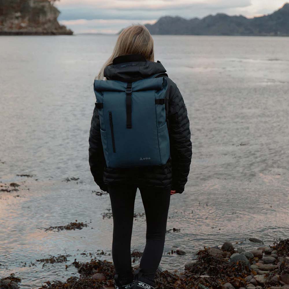 Nomad Luxe Rolltop 2.0 – Dark Blue